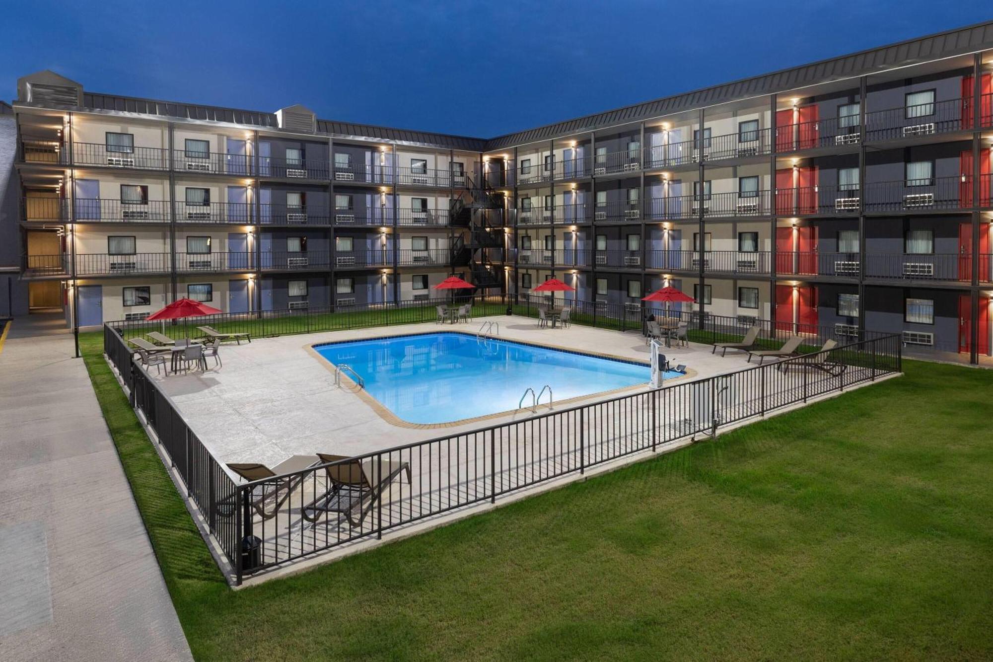Days Inn By Wyndham Kenner/New Orleans Airport South Exterior foto